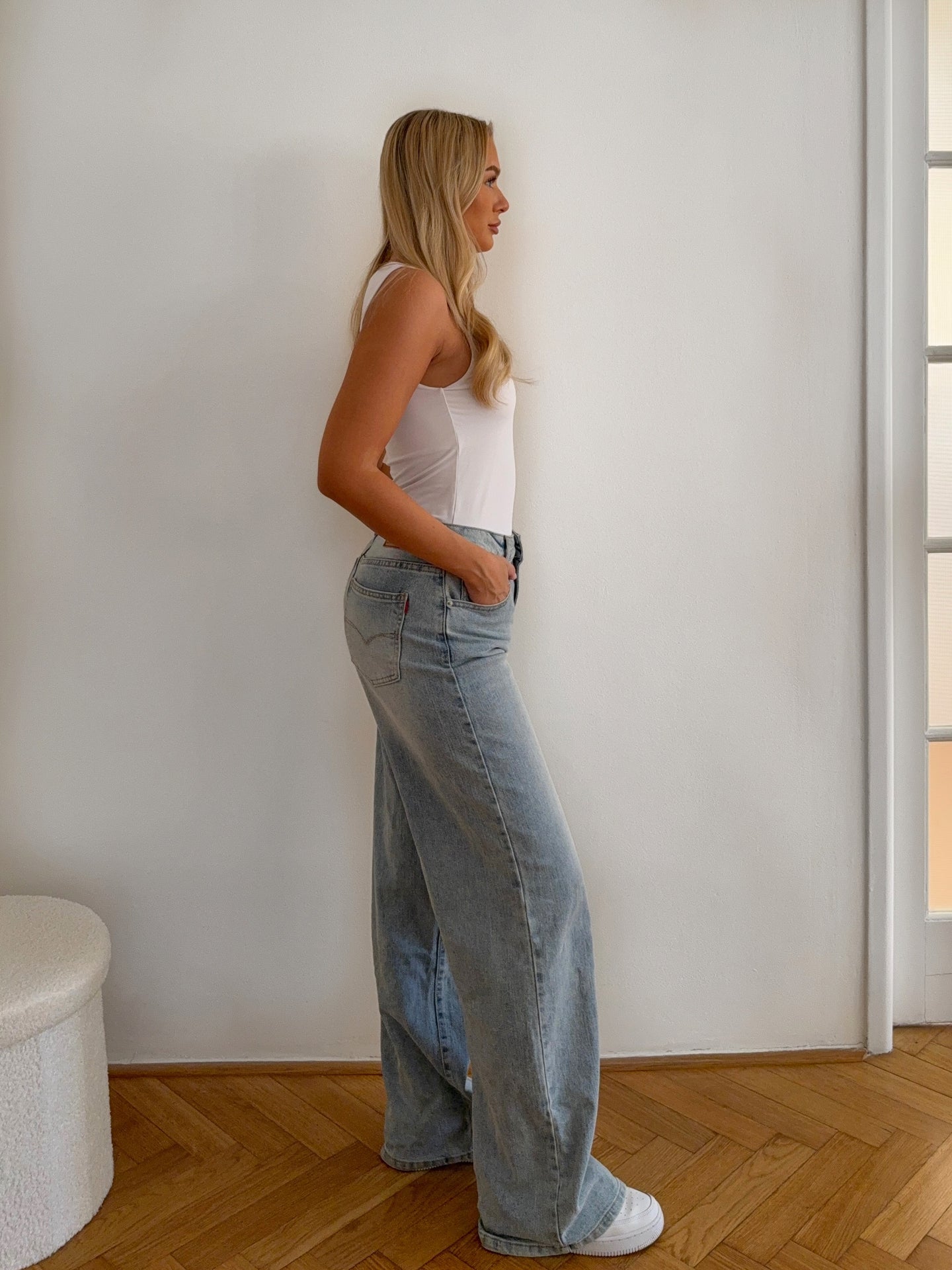 Wide Leg Denim Jeans – Light Wash