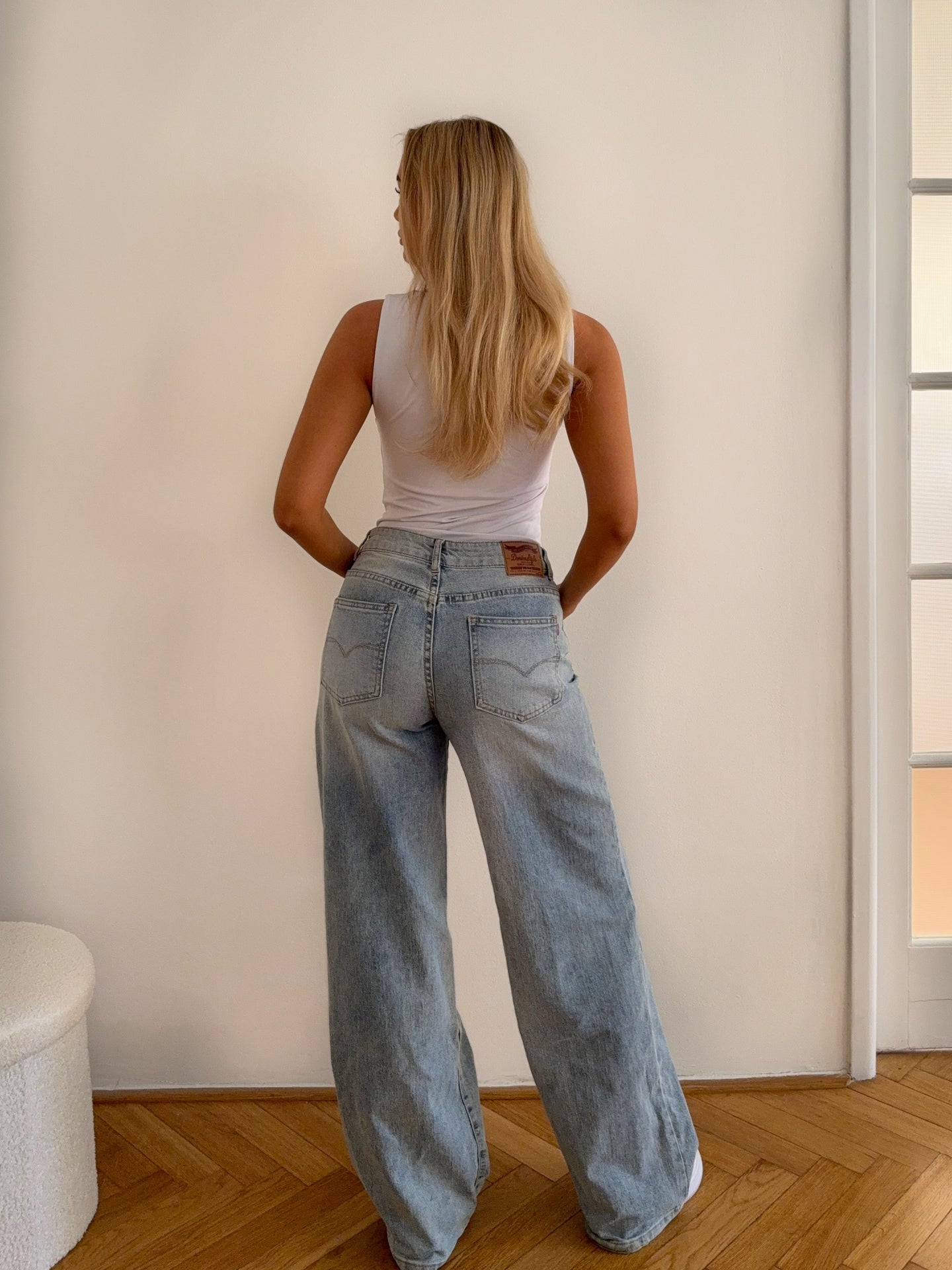 Wide Leg Denim Jeans – Light Wash